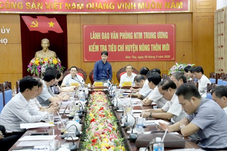Đoàn công tác Văn phòng Điều phối nông thôn mới Trung ương rà soát các tiêu chí nông thôn mới tại huyện Đức Thọ