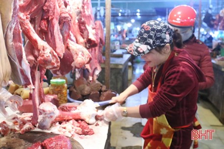 Dịch viêm da nổi cục không lây sang người sao người dân Hà Tĩnh vẫn “né” thịt bò?!