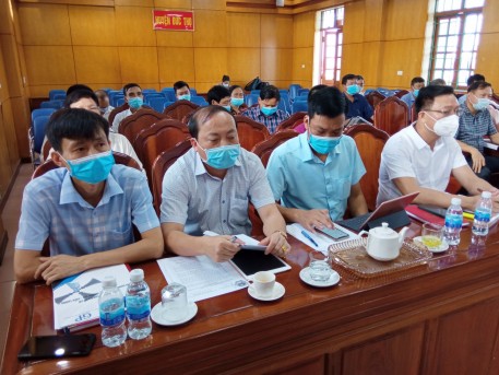Phát triển khu sản xuất nông nghiệp công nghệ cao phải đặt lợi ích nhân dân lên hàng đầu.