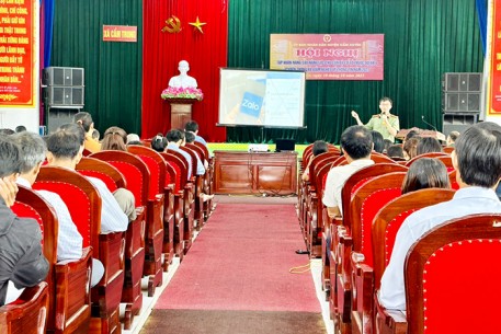 Cẩm Xuyên: Tập huấn nâng cao năng lực thông tin và truyền thông về giảm nghèo năm 2023