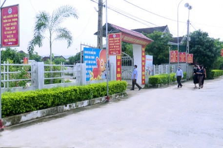 Thanh Bình Thịnh đón bằng công nhận xã đạt chuẩn nông thôn mới kiểu mẫu