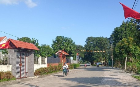 Yên Hồ đón Bằng công nhận xã đạt chuẩn nông thôn mới kiểu mẫu