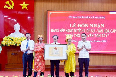 Mai Phụ đón nhận Bằng xếp hạng di tích lịch sử - văn hóa cấp tỉnh đối với Nhà thờ Nguyễn Tôn Tây