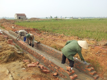CB,CNVC - LĐ hiến 16.987 m2 đất và 7.858m tường xây dựng NTM