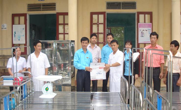 Hà Tĩnh: Kêu gọi gần 15 tỷ đồng con em xã quê đỡ đầu, tài trợ xây dựng NTM trong dịp tết Nguyên đán