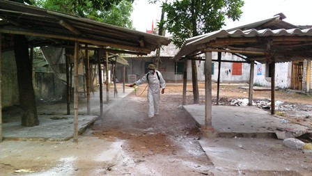 Lộc Hà: Ra quân triển khai các biện pháp phòng chống dịch bệnh trên gia súc, gia cầm