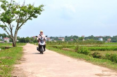 Tuyến đường liên thôn Bắc đổ bê-tông, góp phần tạo điều kiện thuận lợi để phát triển kinh tế - xã hội trong vùng.