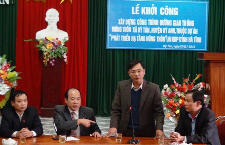 Kỳ Tân khởi công xây dựng đường giao thông nông thôn