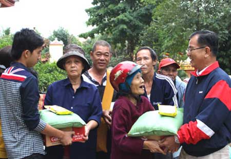 Tỉnh không có tiền cho người nghèo ăn tết: Chờ... nhà hảo tâm