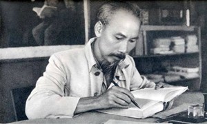 Đêm xuân nhớ Bác