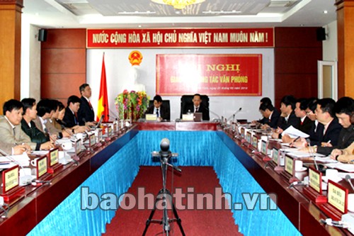 Xây dựng đội ngũ cán bộ văn phòng đủ năng lực, trình độ và tâm huyết