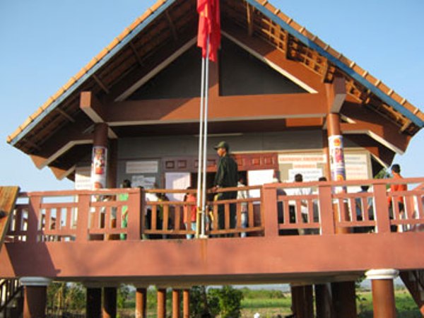 Xây dựng nông thôn mới khó khăn vì... tiêu chí văn hóa