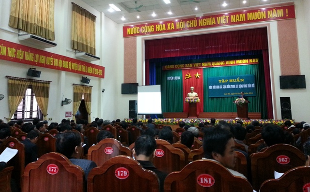 Tập huấn giám sát cộng đồng trong xây dựng NTM.