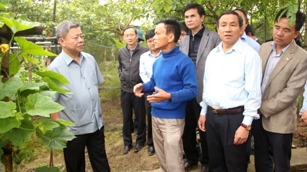 Dân cần, Bí thư có mặt