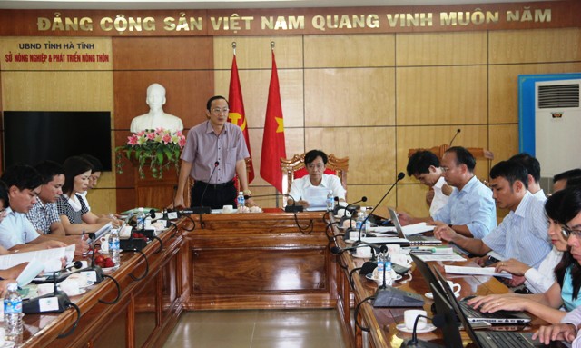 Đồng chí Đặng Ngọc Sơn, Tỉnh uỷ viên, Giám đốc Sở Nông nghiệp và Phát triển nông thôn, Chánh Văn phòng Điều phối chương trình NTM tỉnh phát biểu tại buổi giao ban