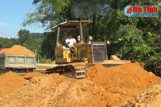 Thi đua lao động, sản xuất chào mừng Đại hội Đảng