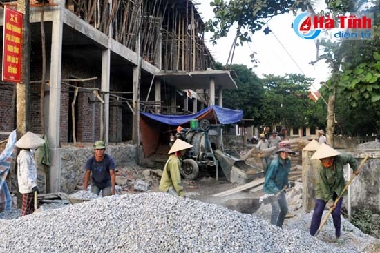 Dồn sức “cán đích” nông thôn mới ở huyện miền núi Hương Khê