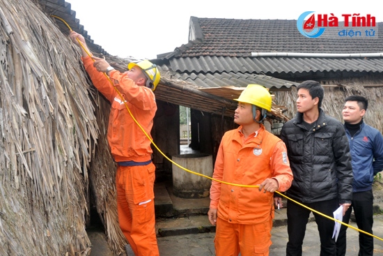 Chỉnh trang lưới điện cho hộ nghèo, gia đình chính sách