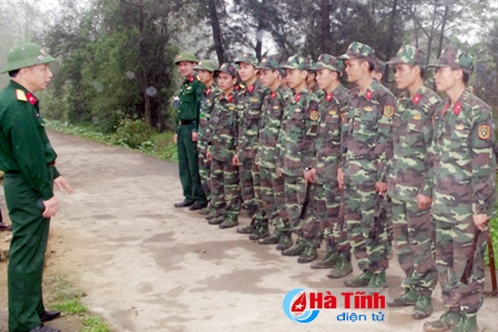 Bộ đội về làng giúp dân xây dựng nông thôn mới