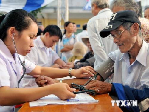 Tập trung hỗ trợ đóng BHYT cho hộ cận nghèo