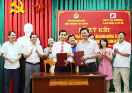 Lễ ký kết chuyển giao ứng dụng mương bê tông cốt thép thành mỏng và tài trợ nông thôn mới