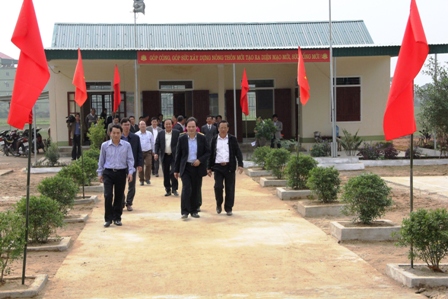Đoàn liên ngành tỉnh kiểm tra nhà văn hóa thôn Hồ Sơn, xã Sơn Trung