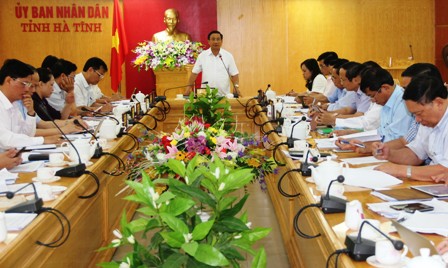 Bí thư Tỉnh ủy, Chủ tịch Hội đồng nhân dân tỉnh - Trưởng Ban chỉ đạo Chương trình xây dựng NTM tỉnh Lê Đình Sơn phát biểu kết luận cuộc họp