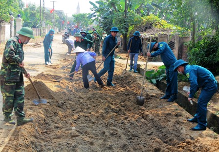 Bộ chỉ huy quân sự tỉnh hành quân dã ngoại giúp xã Cương Gián xây dựng NTM