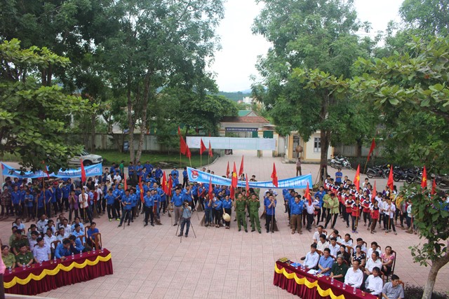 Vũ Quang: Hơn 350 đoàn viên thanh niên  ra quân dọn vệ sinh môi trường hưởng ứng ngày môi trường thế giới 5/6