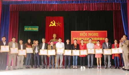 Cẩm Thạch: Tiếp tục nỗ lực, đẩy mạnh phong trào xây dựng NTM