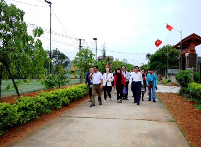 Tổ chức chấm thi Khu dân cư nông thôn mới kiểu mẫu, vườn mẫu
