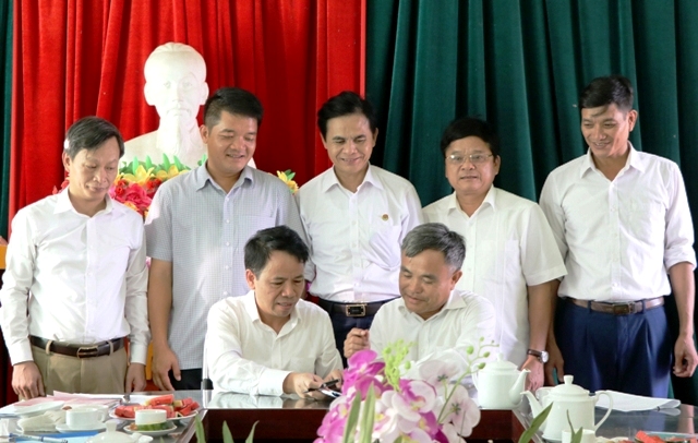 Văn phòng UBND tỉnh Hà Tĩnh đỡ đầu xã Thạch Điền xây dựng nông thôn mới