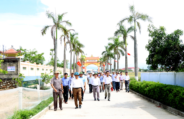Chia sẻ kinh nghiệm xây dựng nông thôn mới với đoàn công tác tỉnh Quảng Trị