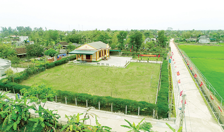 Khuôn viên Nhà văn hóa thôn Hà Thanh. Ảnh: Ngô Thắng Khuon vien nha van hoa thon Ha Thanh m