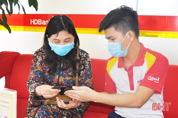 Các ngân hàng Hà Tĩnh kêu gọi khách hàng giao dịch online