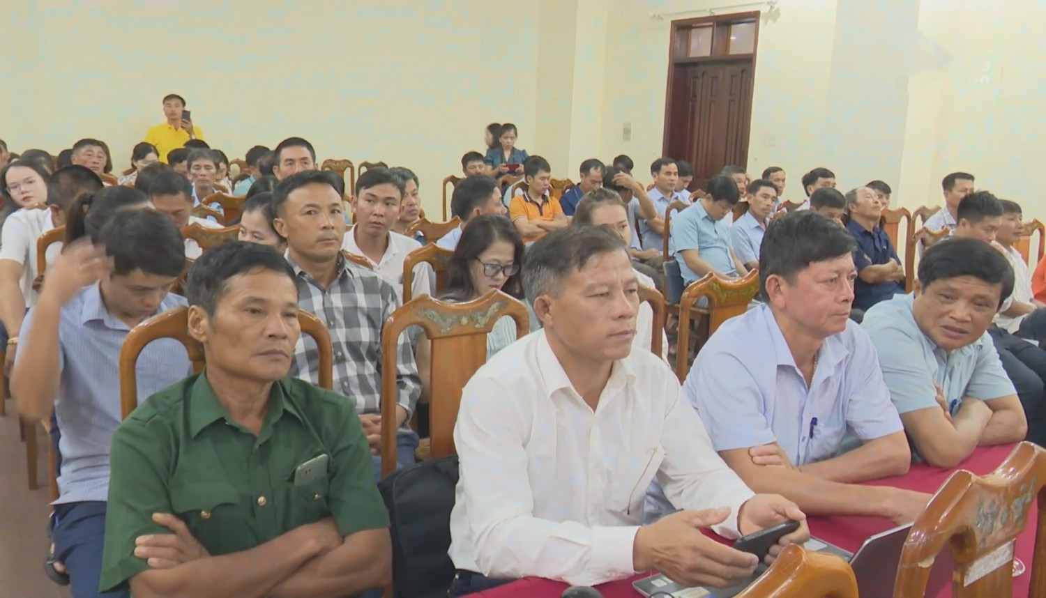 h2 dai bieu du hoi thao