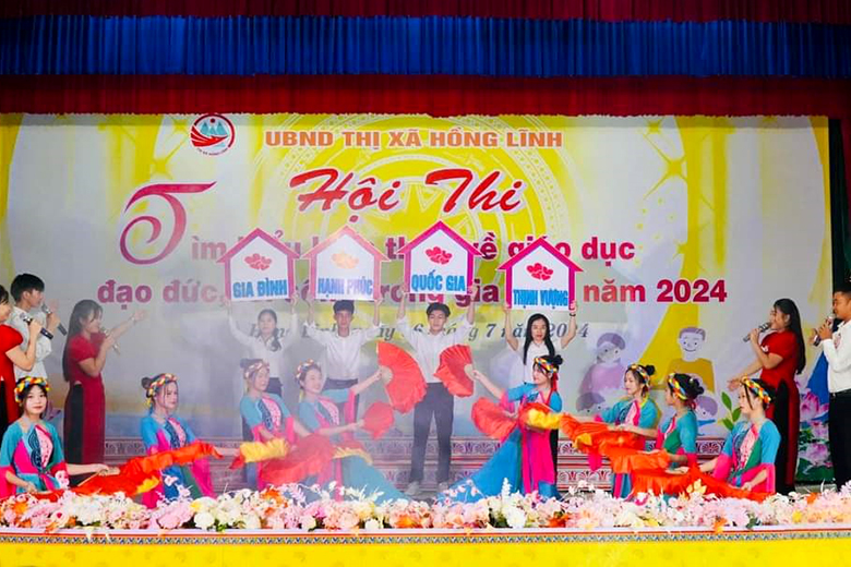 2anh 3 phan thi chao hoi cua phuong duc thuan