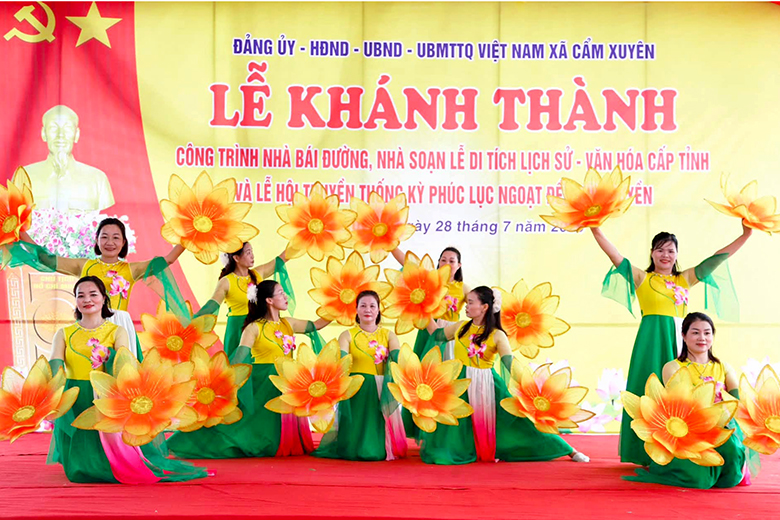 anh 1 chuong trinh van nghe tai buoi le